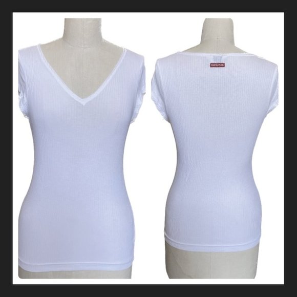 2 Hard Tail Forever T-shirts - Size L (but fits smaller sizes too!) - Picture 2 of 8